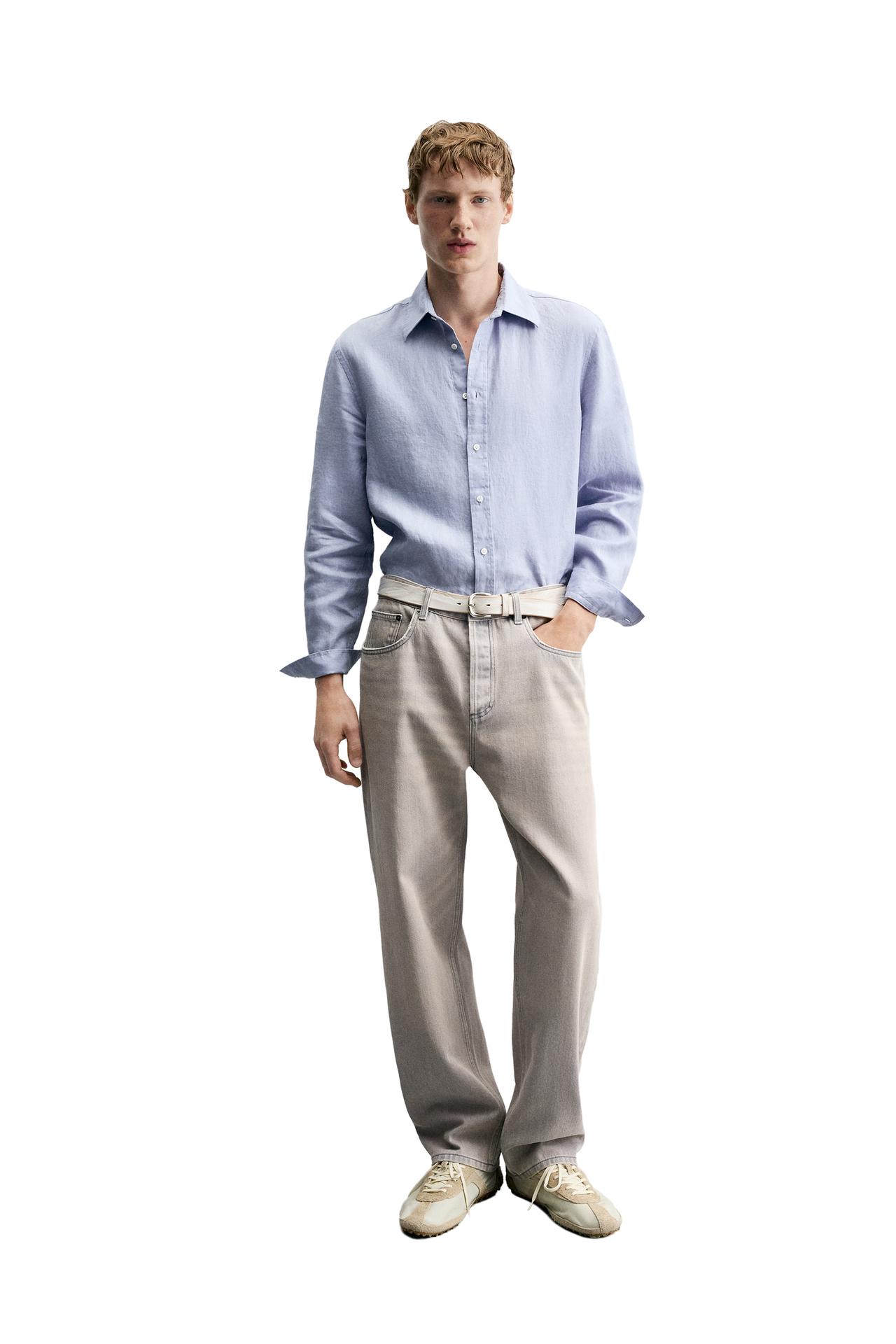 КОСТЮМНЫЙ БЛЕЙЗЕР ИЗ 100% ЛЬНА + РУБАШКА КЛАССИЧЕСКОГО КРОЯ ИЗ 100% ЛЬНА + ЛЕГКИЕ ДЖИНСЫ ИЗ ХЛОПКА И КОНОПЛИ + КОЖАНЫЕ ЛОФЕРЫ С ПЛАНКОЙ + КОЖАНЫЕ ЛОФЕРЫ С ПЛАНКОЙ