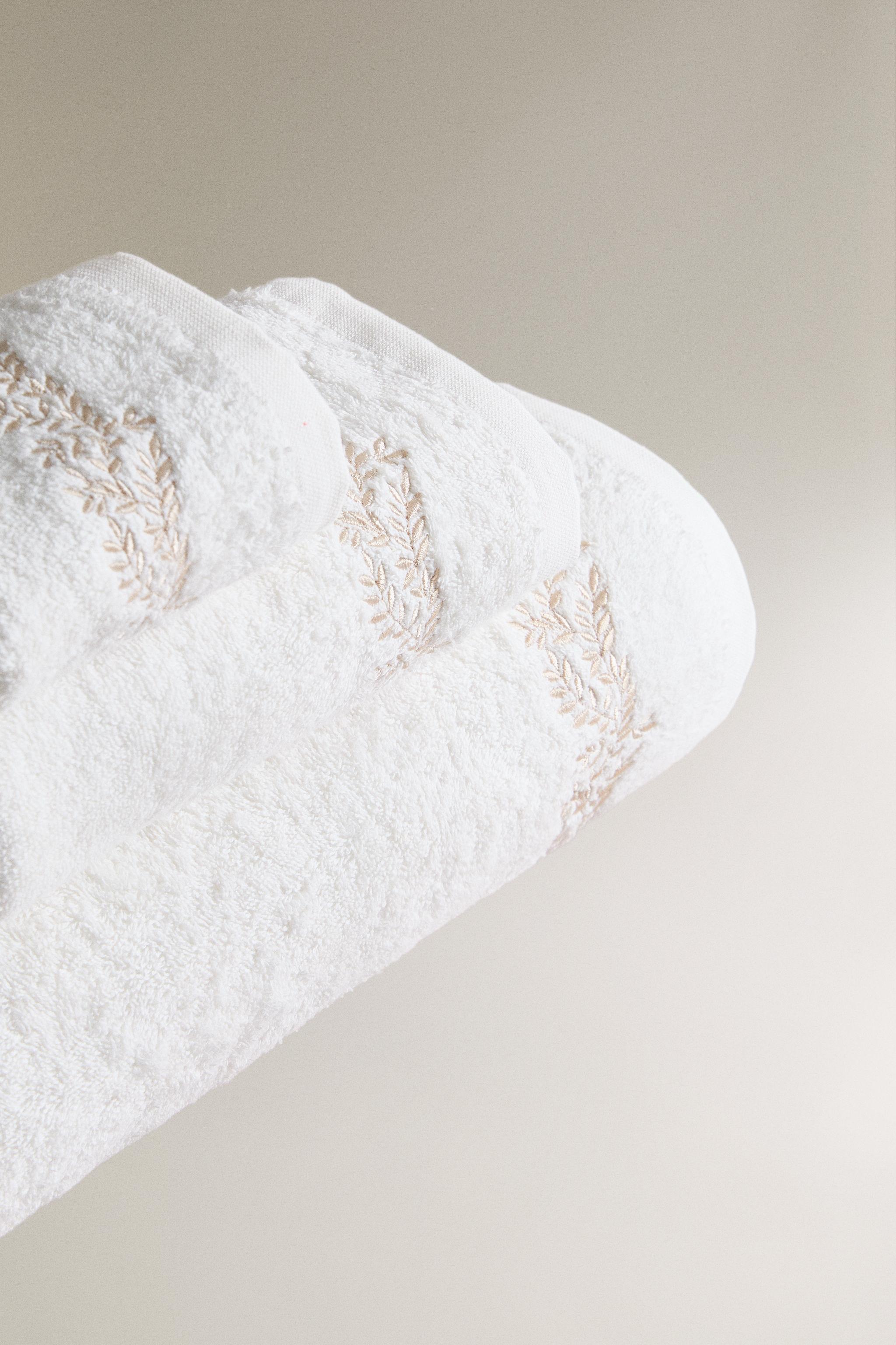 PLANT EMBROIDERY BATH TOWEL Golden ZARA UAE Dubai/Sharjah