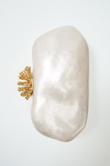 CLUTCH WITH METAL DETAIL - white by Zara