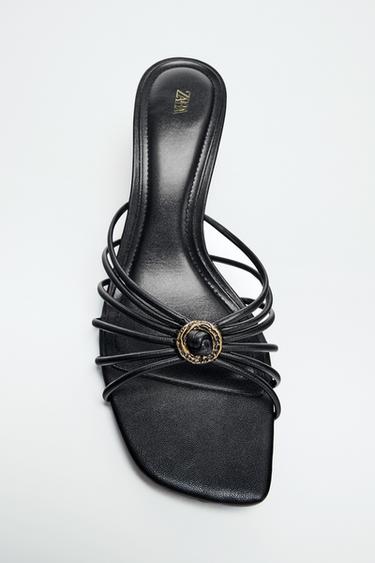 SANDALS WITH METAL DETAIL - Black by Zara