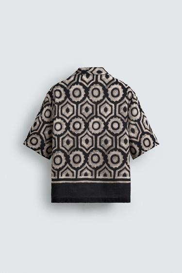 CHEMISE À IMPRIMÉ GÉOMÉTRIQUE CONTRASTÉ - Noir / Écru de Zara - Image 6