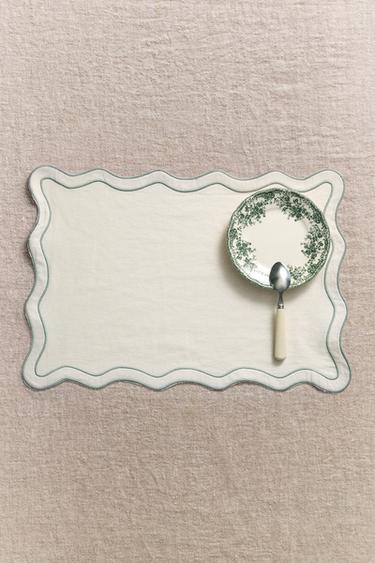 LINEN PLACEMAT WITH SCALLOPED EDGE - Bluish by Zara