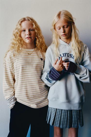 T-SHIRT À RAYURES AVEC CŒUR BRODÉ - Beige clair de Zara