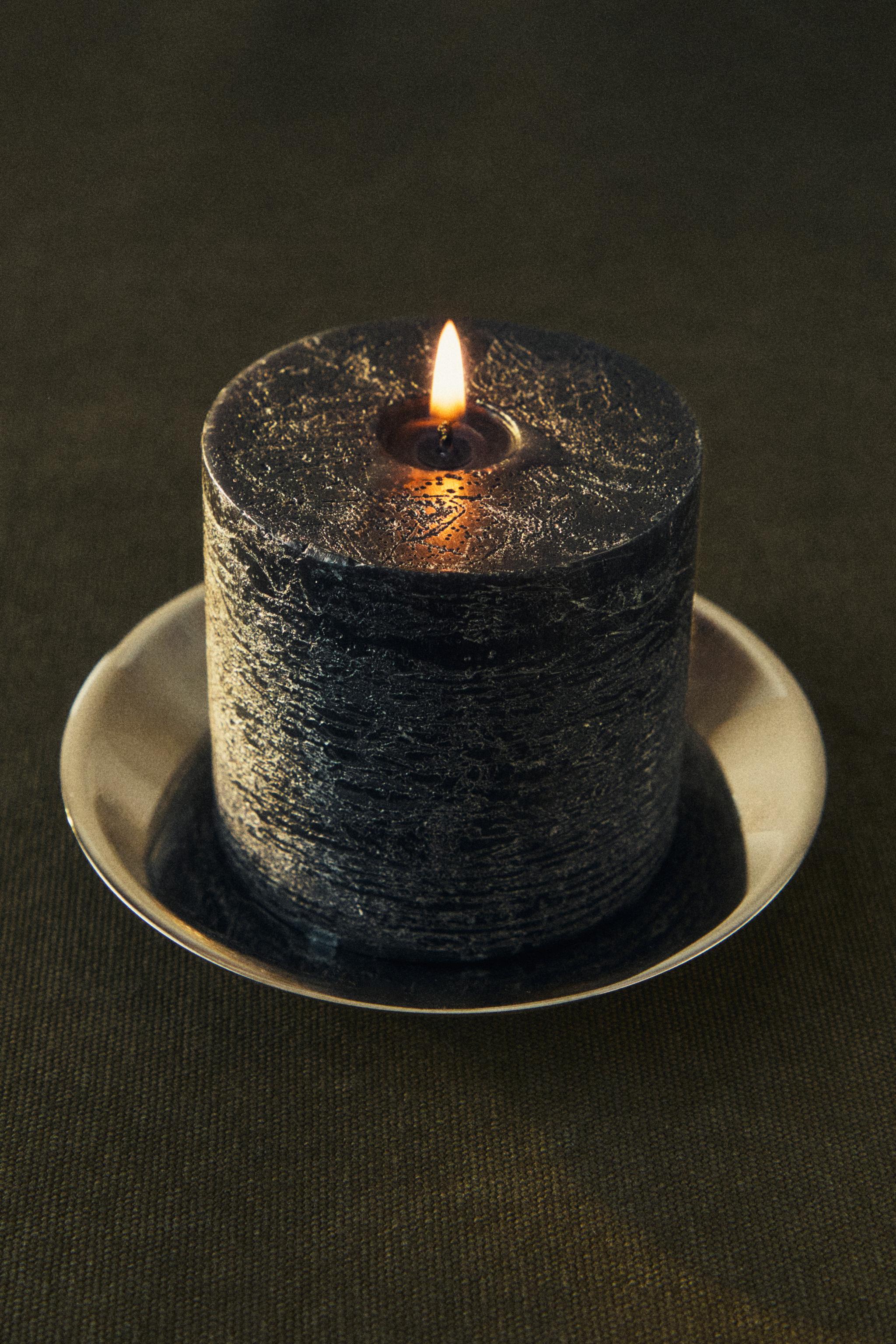 G) WINTER CYPRESS CYLINDRICAL SCENTED CANDLE
