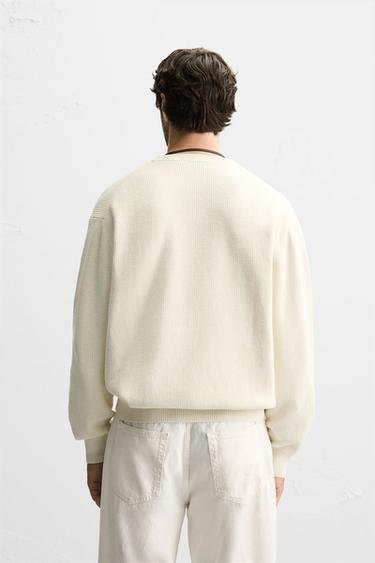 PULL EN MAILLE PERLÉE - Écru de Zara - Image 2