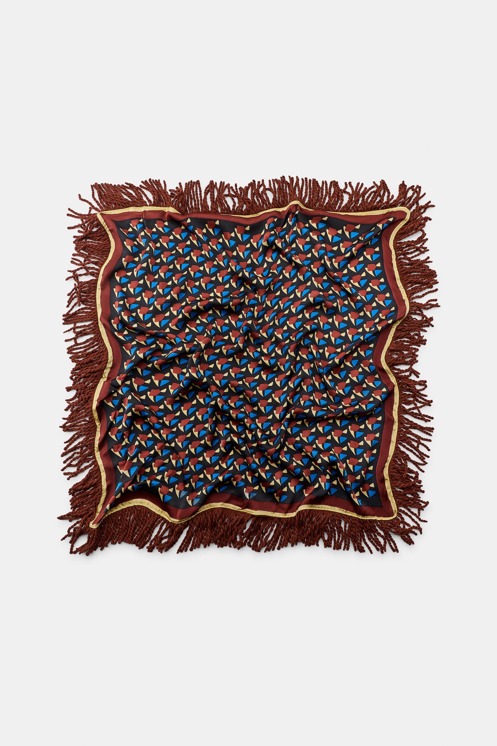 FOULARD À IMPRIMÉ GÉOMÉTRIQUE 100% VISCOSE À FRANGES