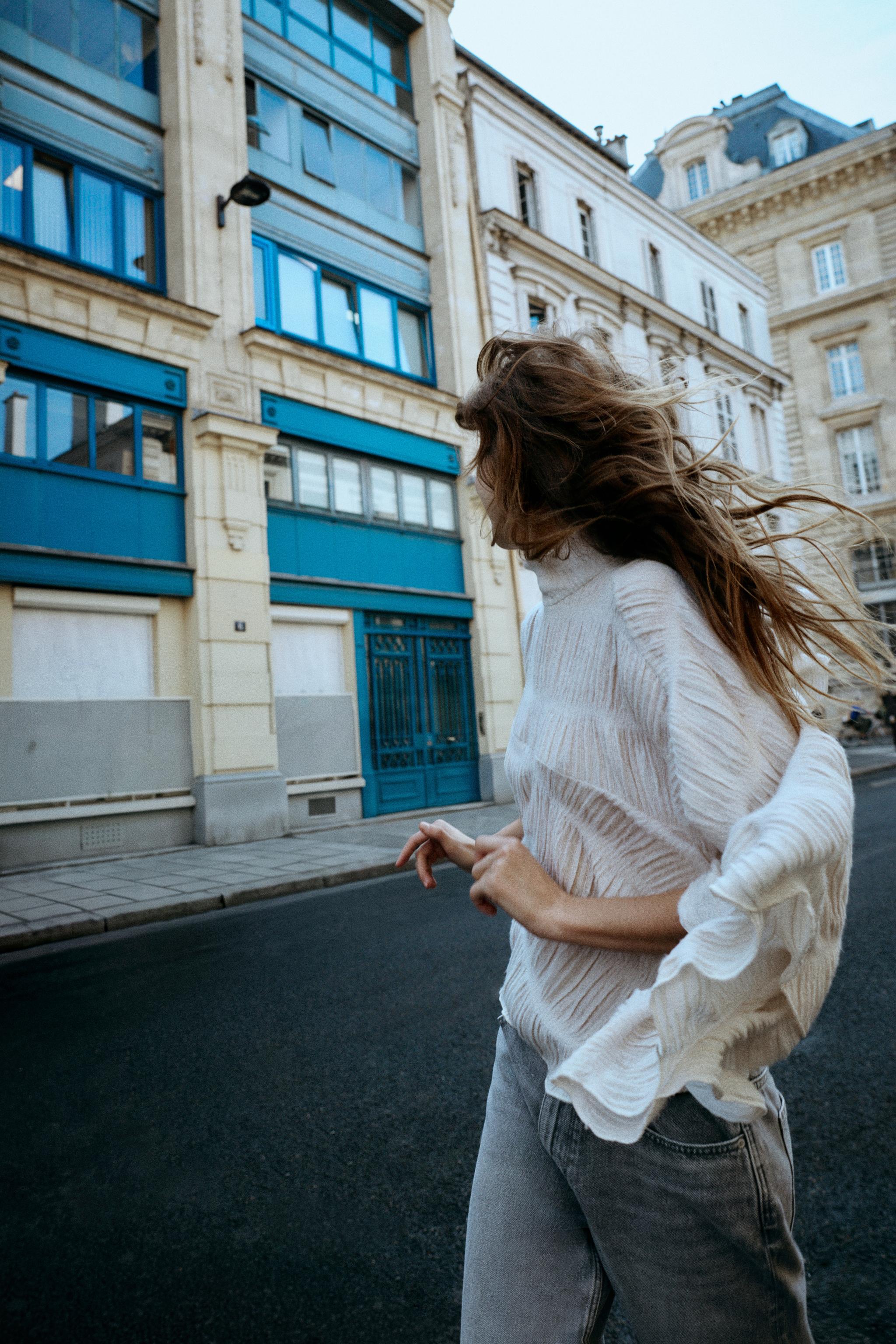 SOFT HIGH NECK CAPE TOP