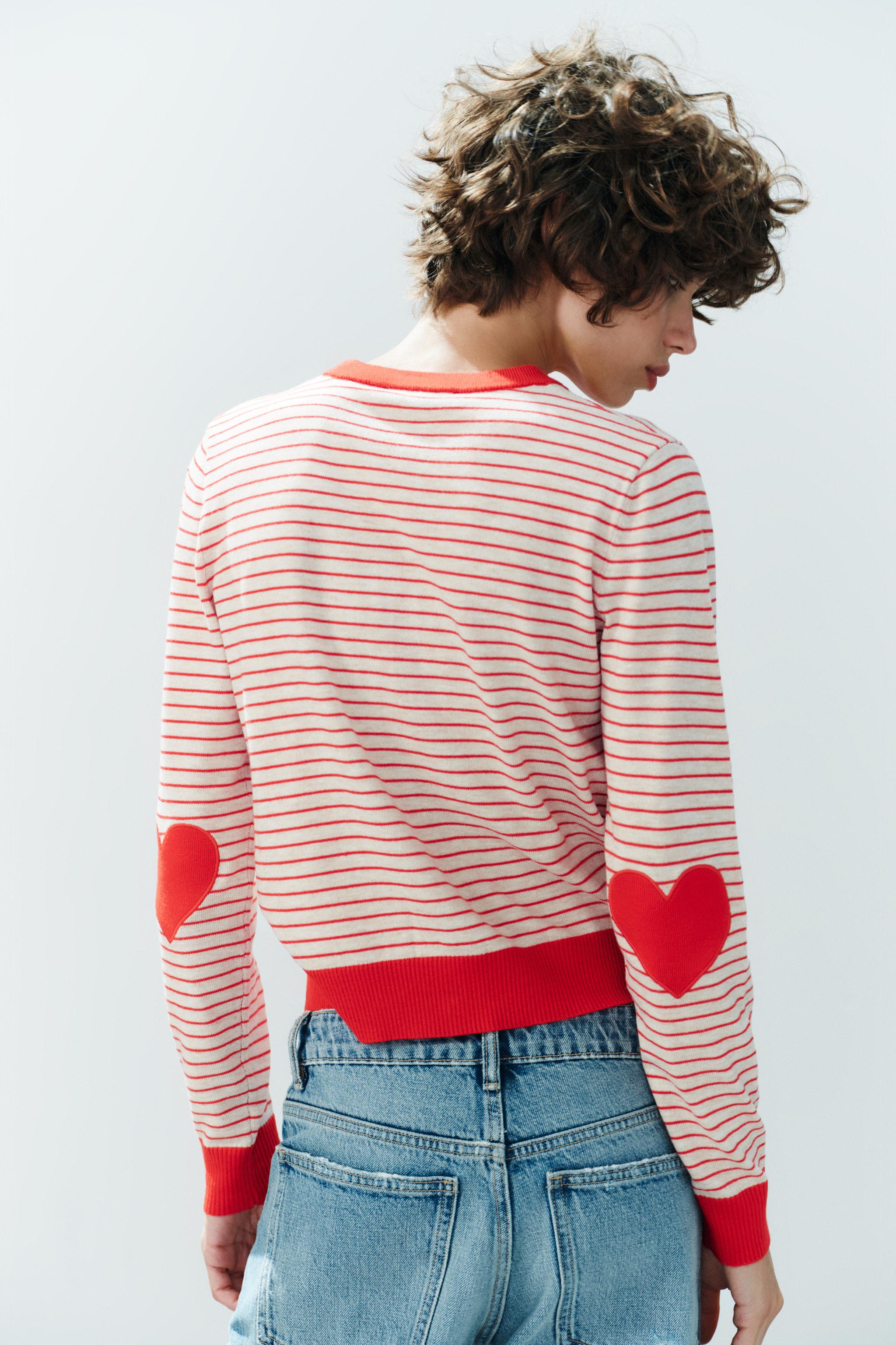 GILET EN MAILLE RAYÉ À BOUTONS CŒUR