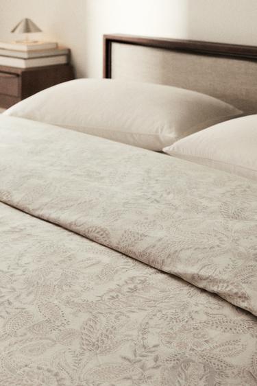 COUETTE SATIN PAISLEY - Beige de Zara