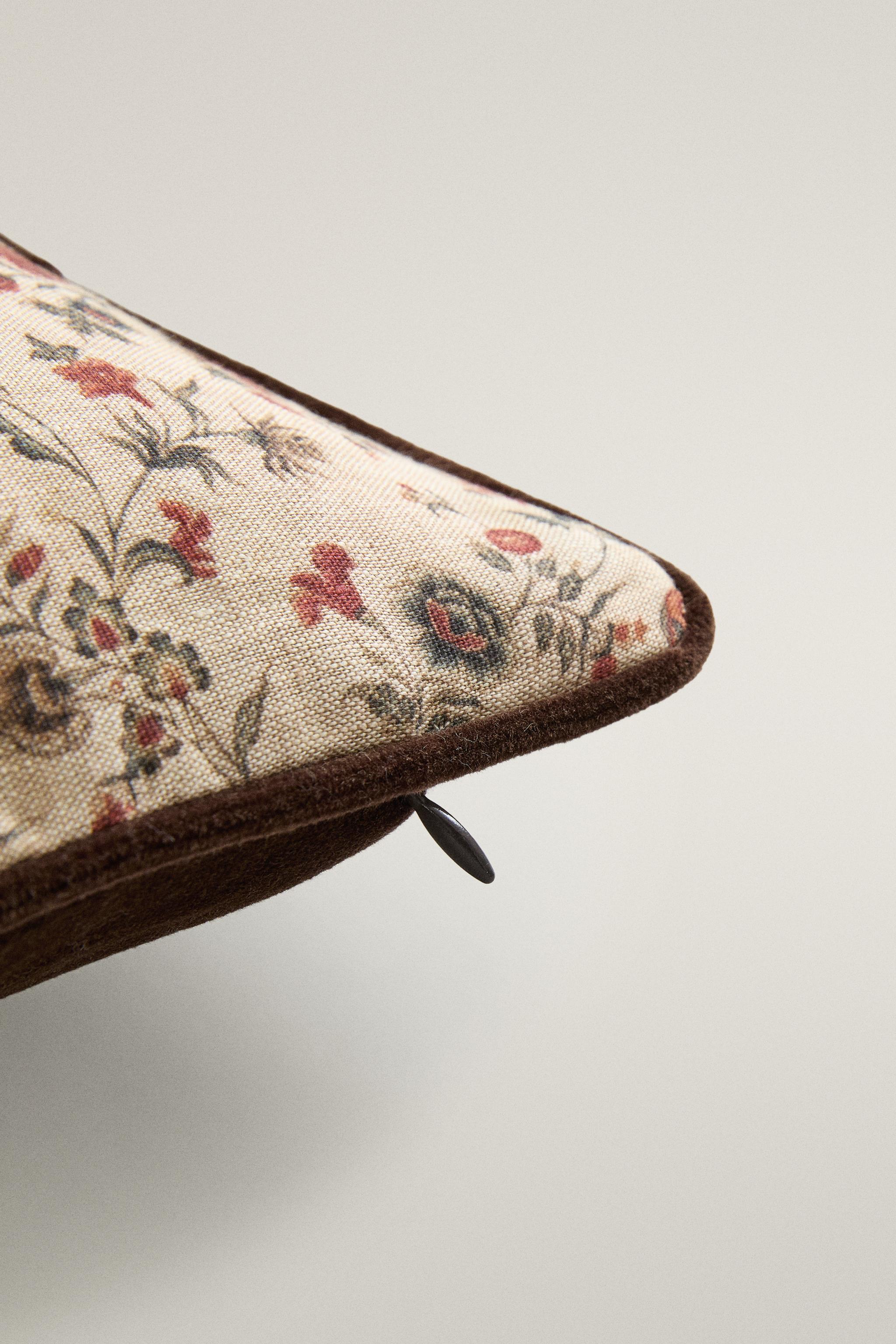 LINEN AND COTTON FLORAL THROW PILLOW COVER WITH PIPING