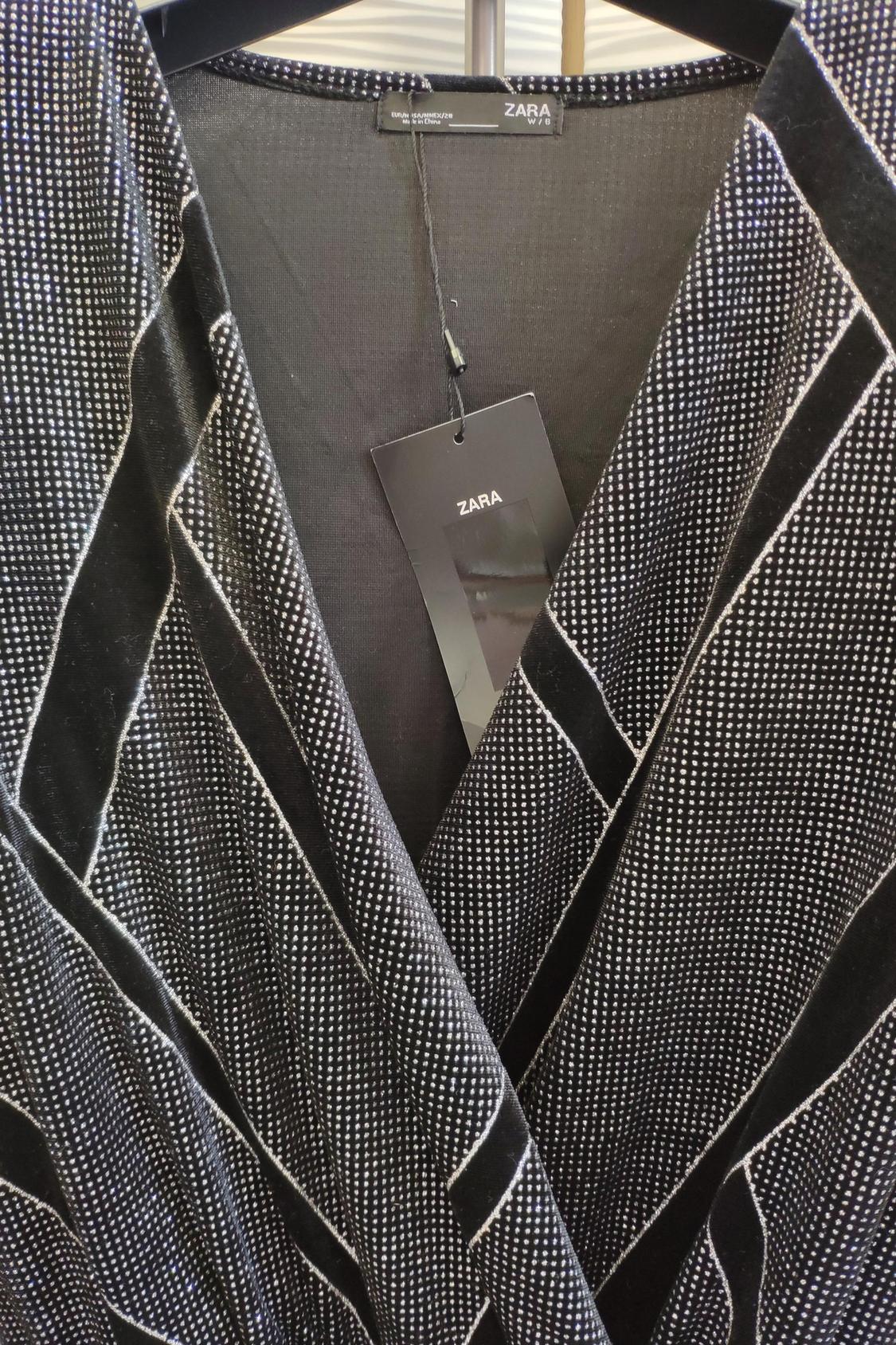 VELVET JUMPSUIT WITH GEOMETRIC APPLIQUÉS - Image 4