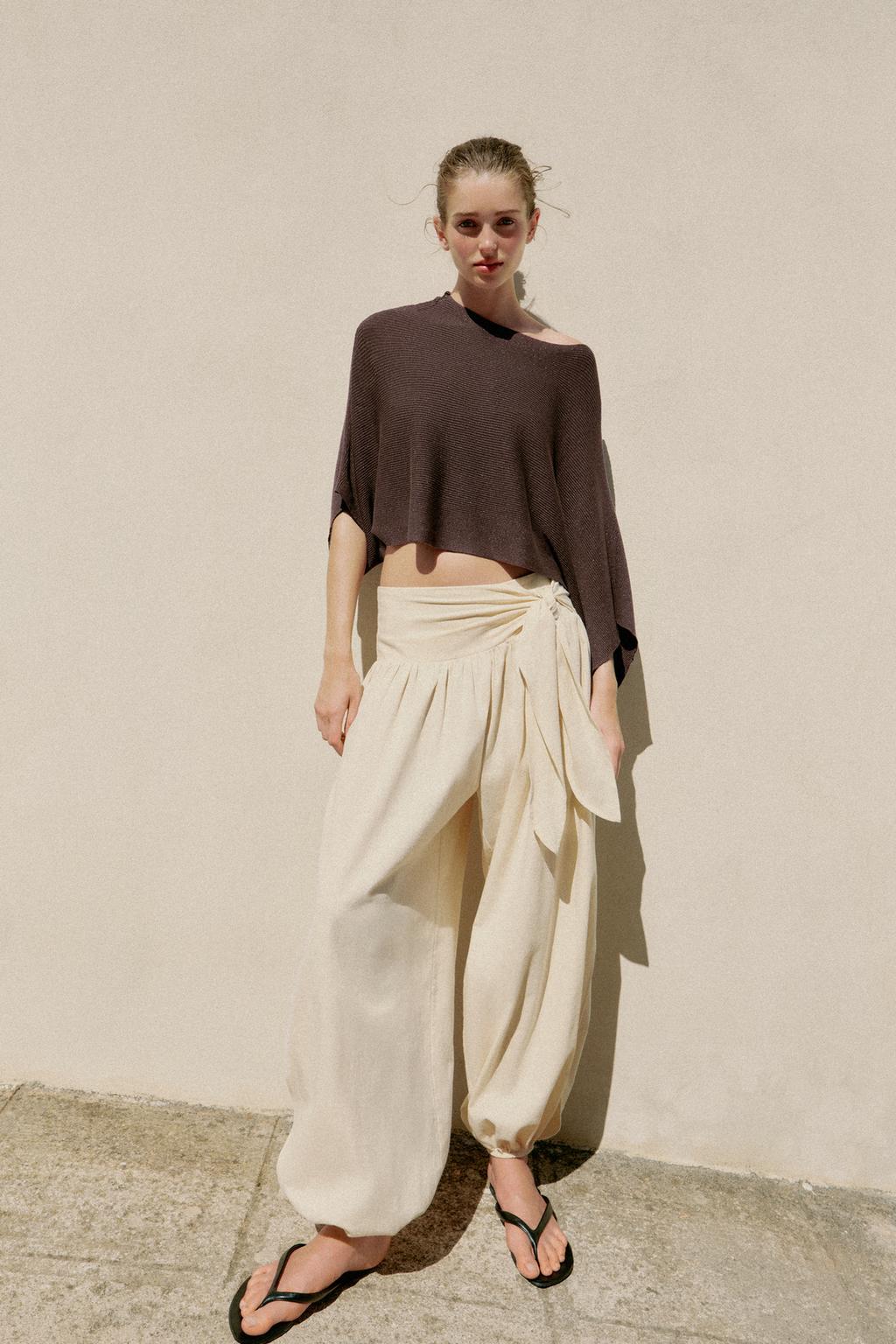 SHORT CAPE KNIT JUMPER