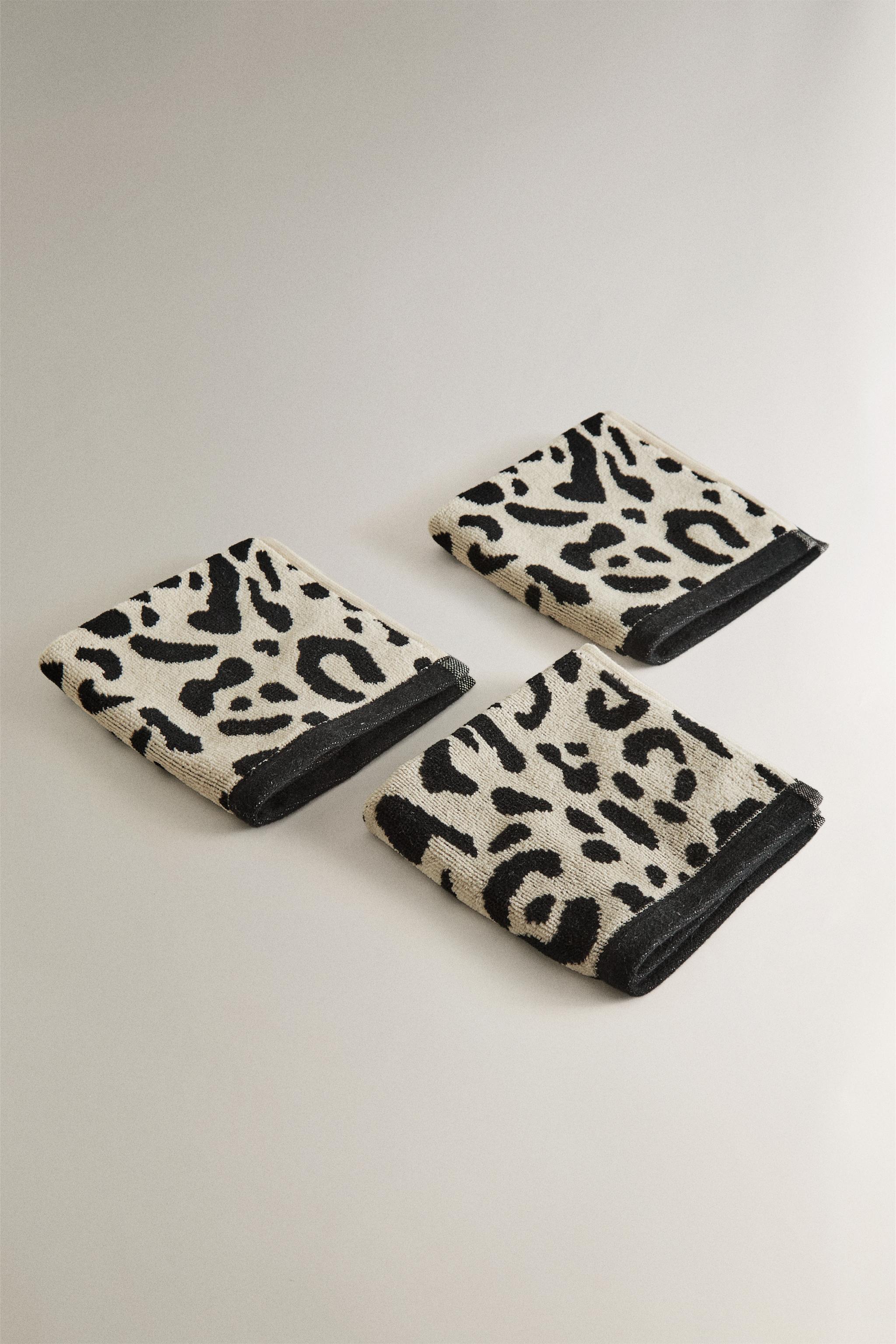PACK OF ANIMAL PRINT VELOUR HAND TOWELS (PACK OF 3) — Sand / Black
