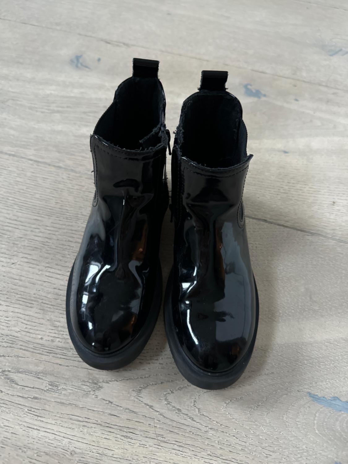 BLACK SHINNY BOOTS SIZE 33 KIDS - Image 6