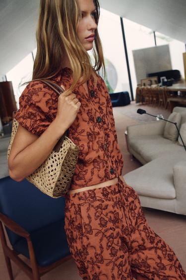 حقيبة تسوق بمظهر مجدول - بني الخاص بـ Zara