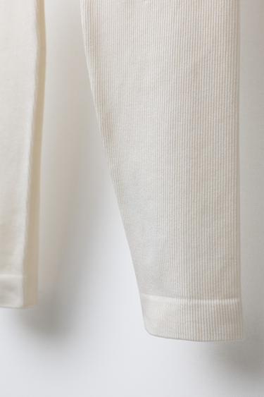 LEGGING CÔTELÉ AVEC INSCRIPTION EN RELIEF - Écru de Zara - Image 3