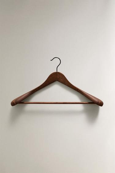 WOODEN FINISH COAT HANGER - Dark brown by Zara