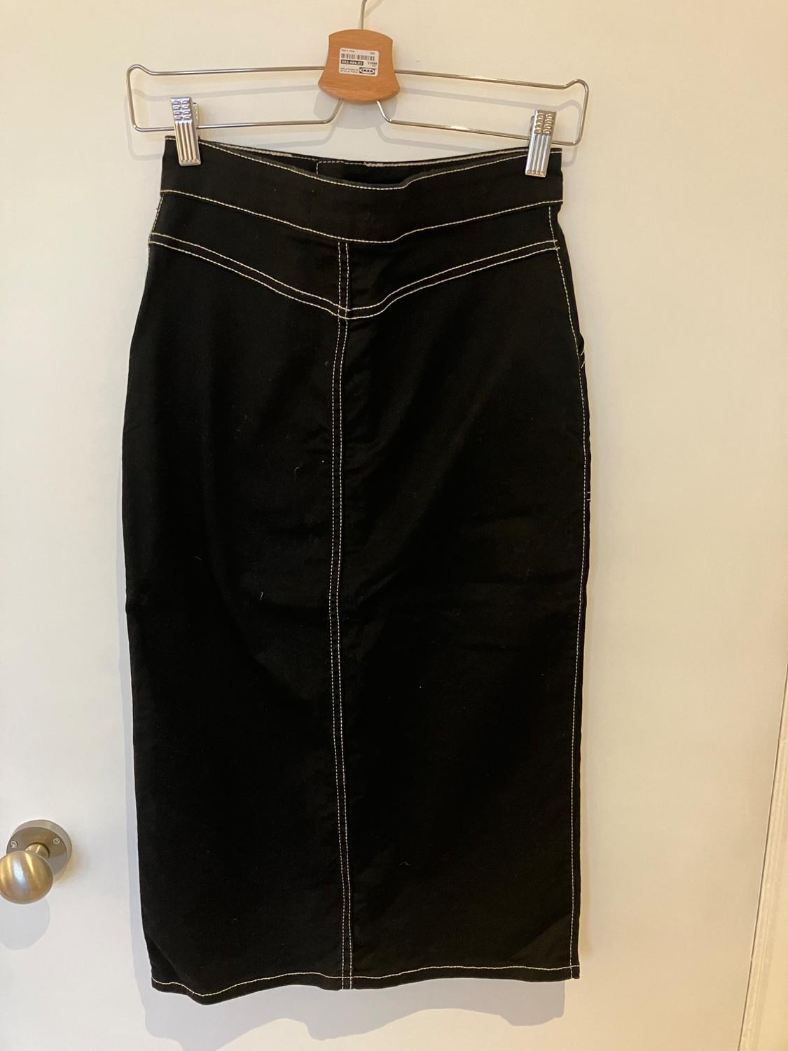 TOPSTITCHED SKIRT WITH FRONT SLIT - Image 2