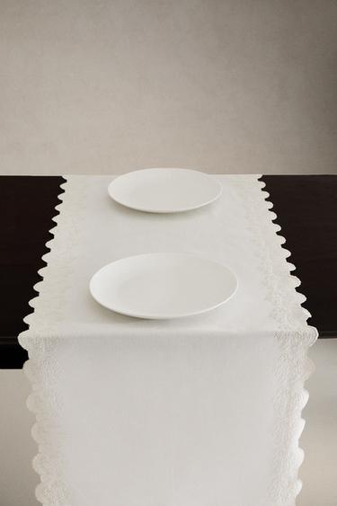 CHEMIN DE TABLE BRODÉ DENTELLE - Blanc de Zara - Image 1
