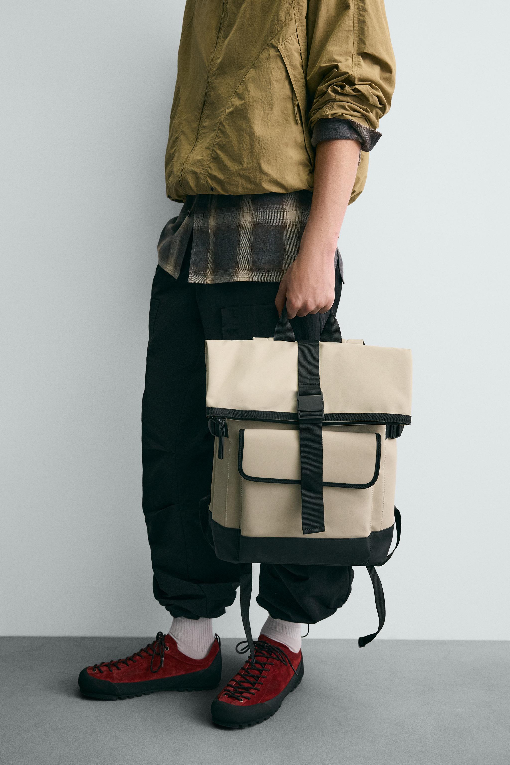 ラバーフィニッシュフラップバックパック - ボーンホワイト | ZARA