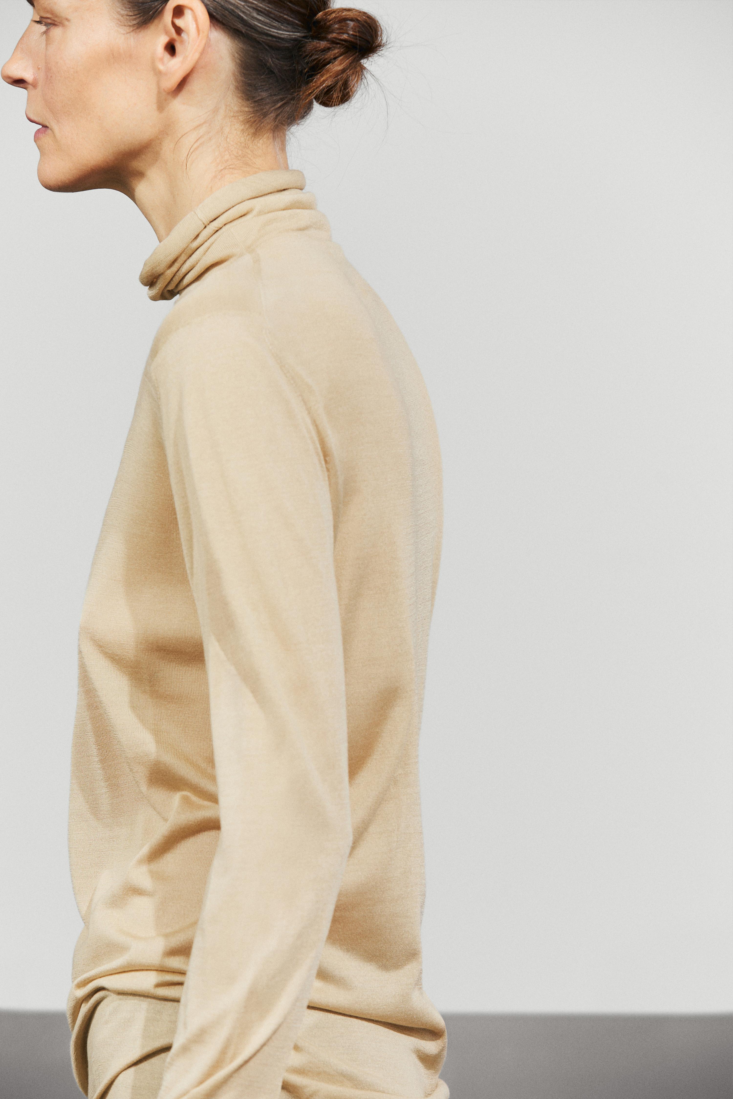 Pull long à col roulé 100 % soie