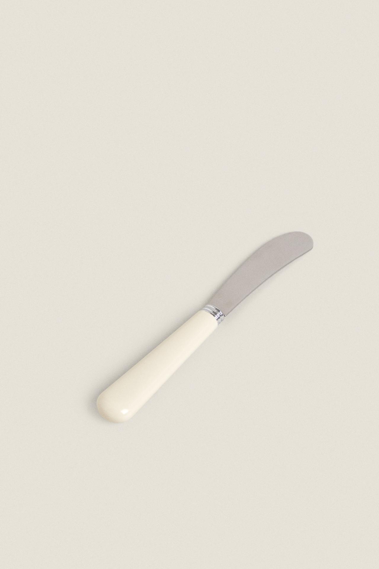 BUTTER KNIFE WITH COLORED HANDLE — Cream