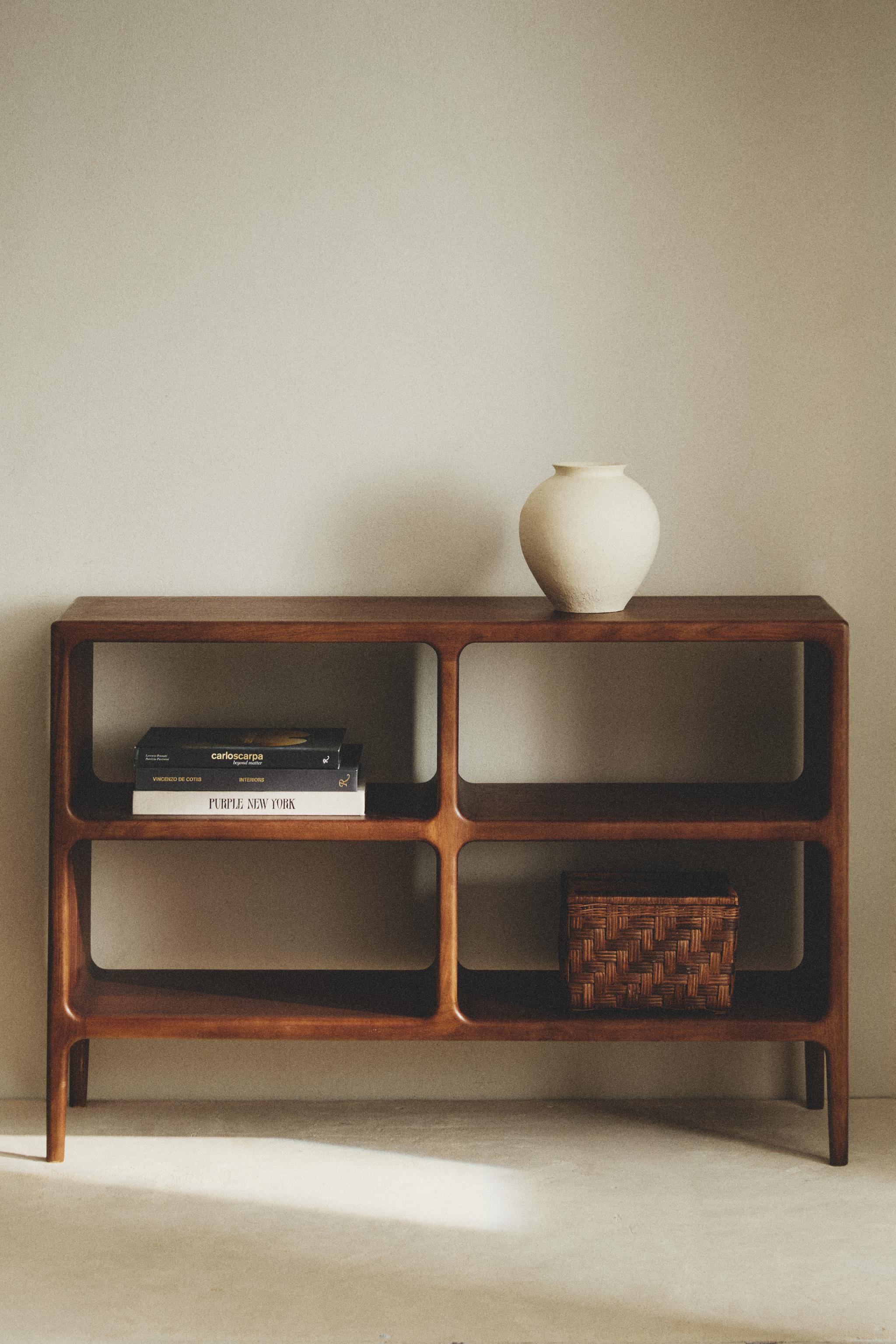 DARK WOODEN MEDIUM SIDEBOARD