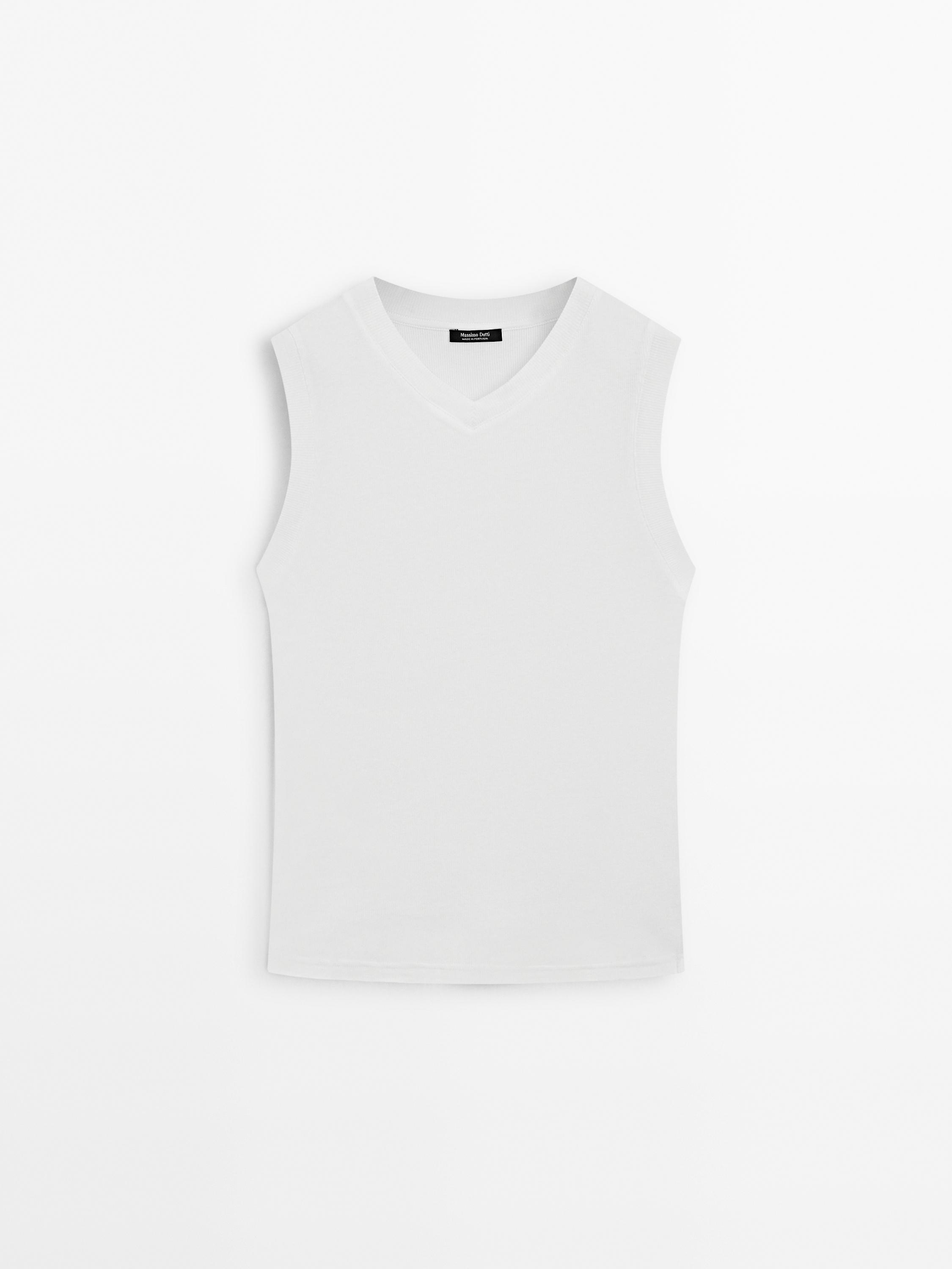 100% cotton V-neck T-shirt