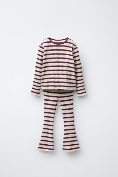 TASMA NAQSHLI KLYOSH LEGGINS VA FUTBOLKA KOMBINATSIYASI - Bordo Zara tomonidan