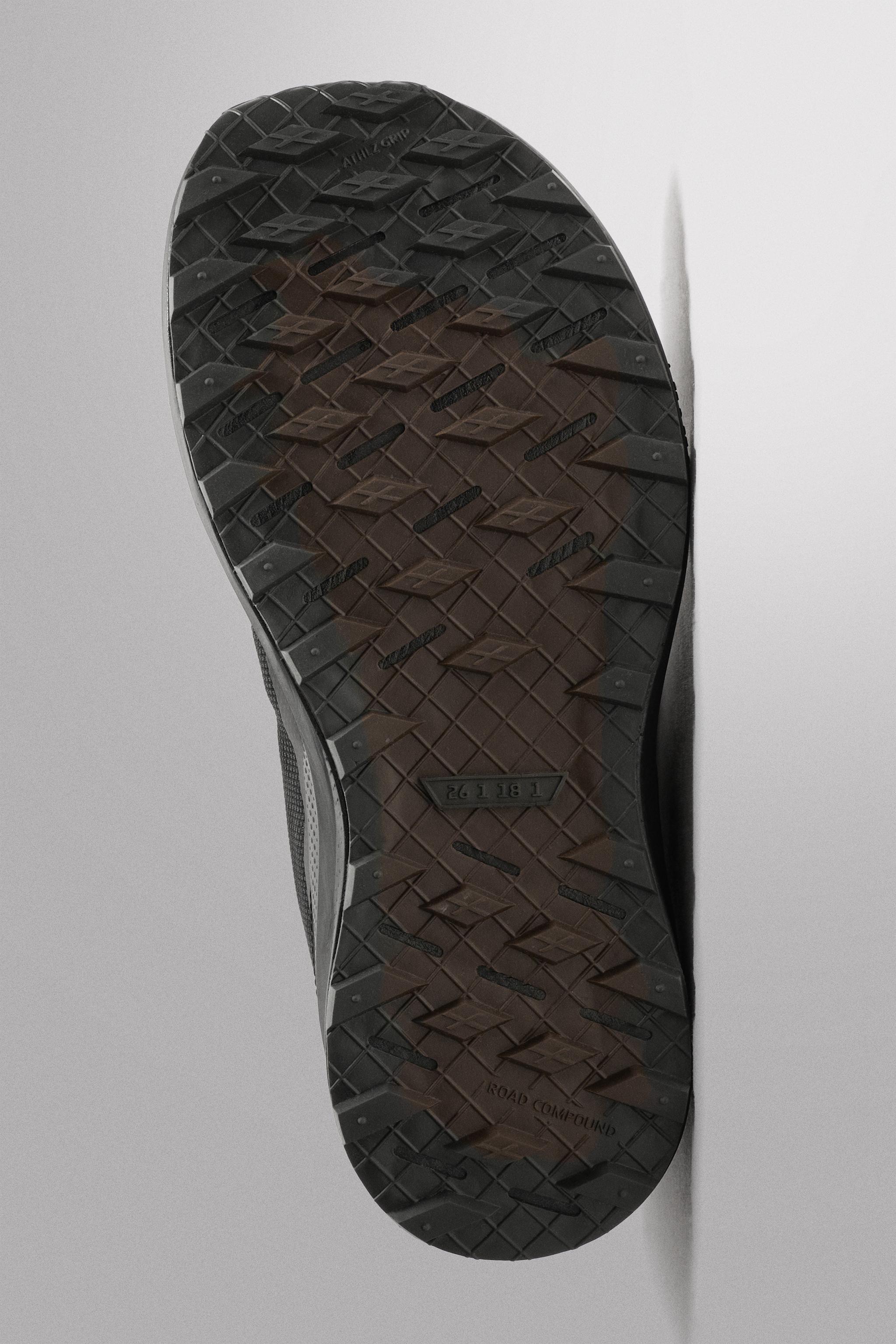 CAPRA TRAIL ZERO SNEAKERS