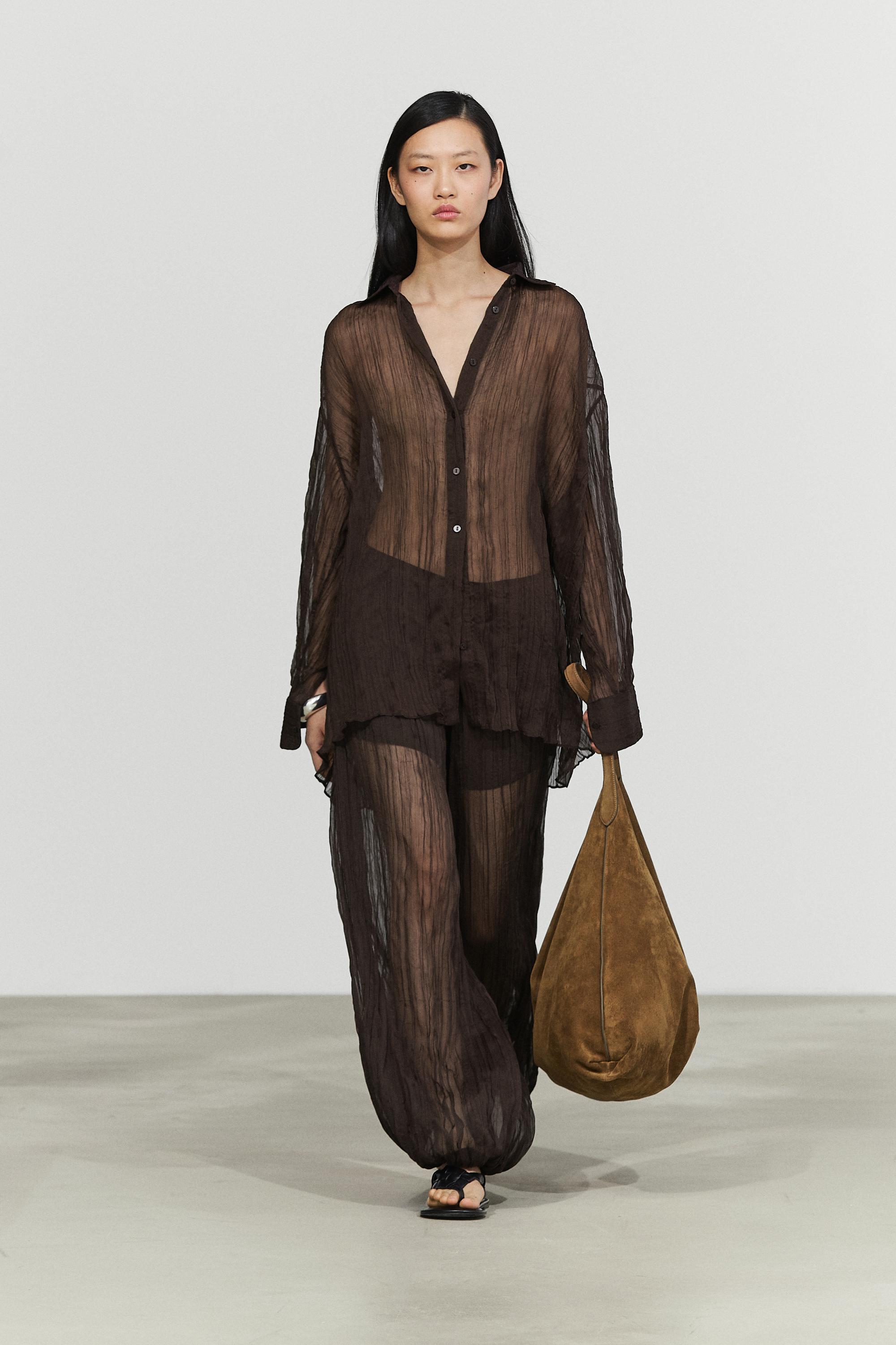 Total look pleated shirt — Brown
