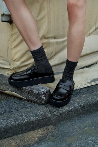 MOCASÍN DESTALONADO SUELA CHUNKY - Negro de Zara