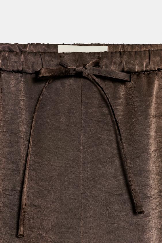PANTALON DROIT SATINÉ - Marron de Zara - Image 5