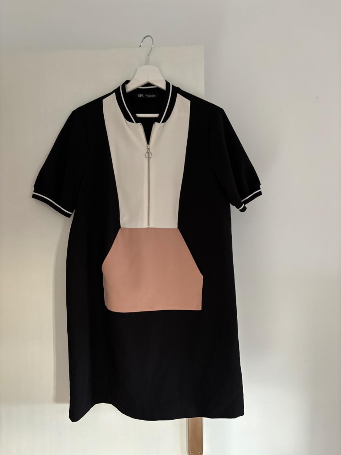 COLOUR BLOCK POUCH POCKET DRESS