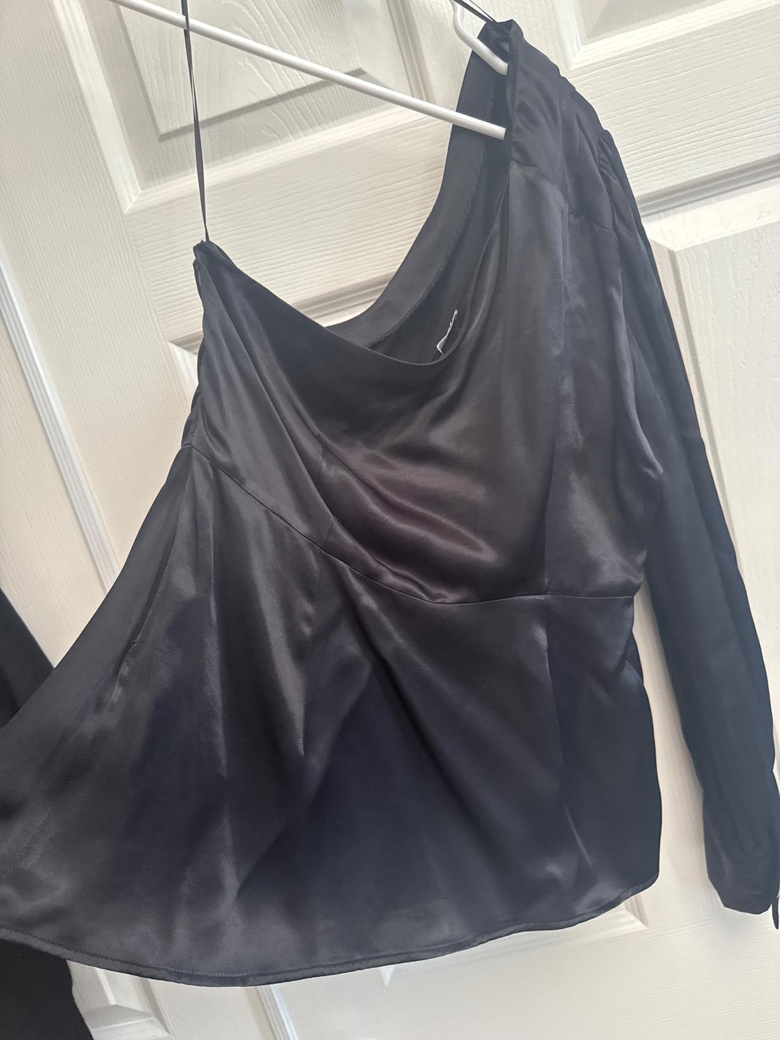 BLUSA SATINADA ASIMÉTRICA - Image 3