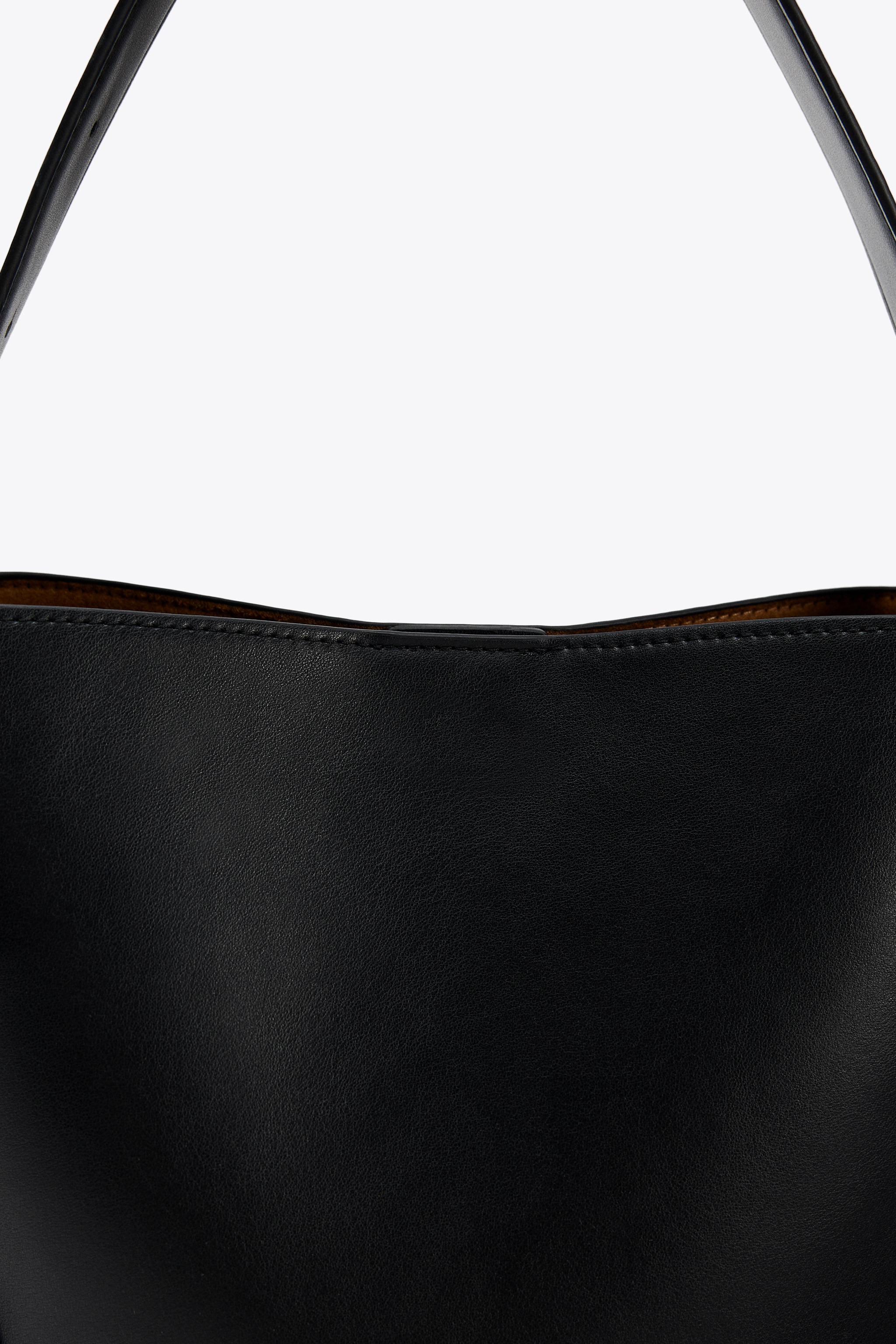 バケットバッグ 黒/白 バックルディテール バケットバッグ - ブラック | ZARA Japan / 日本