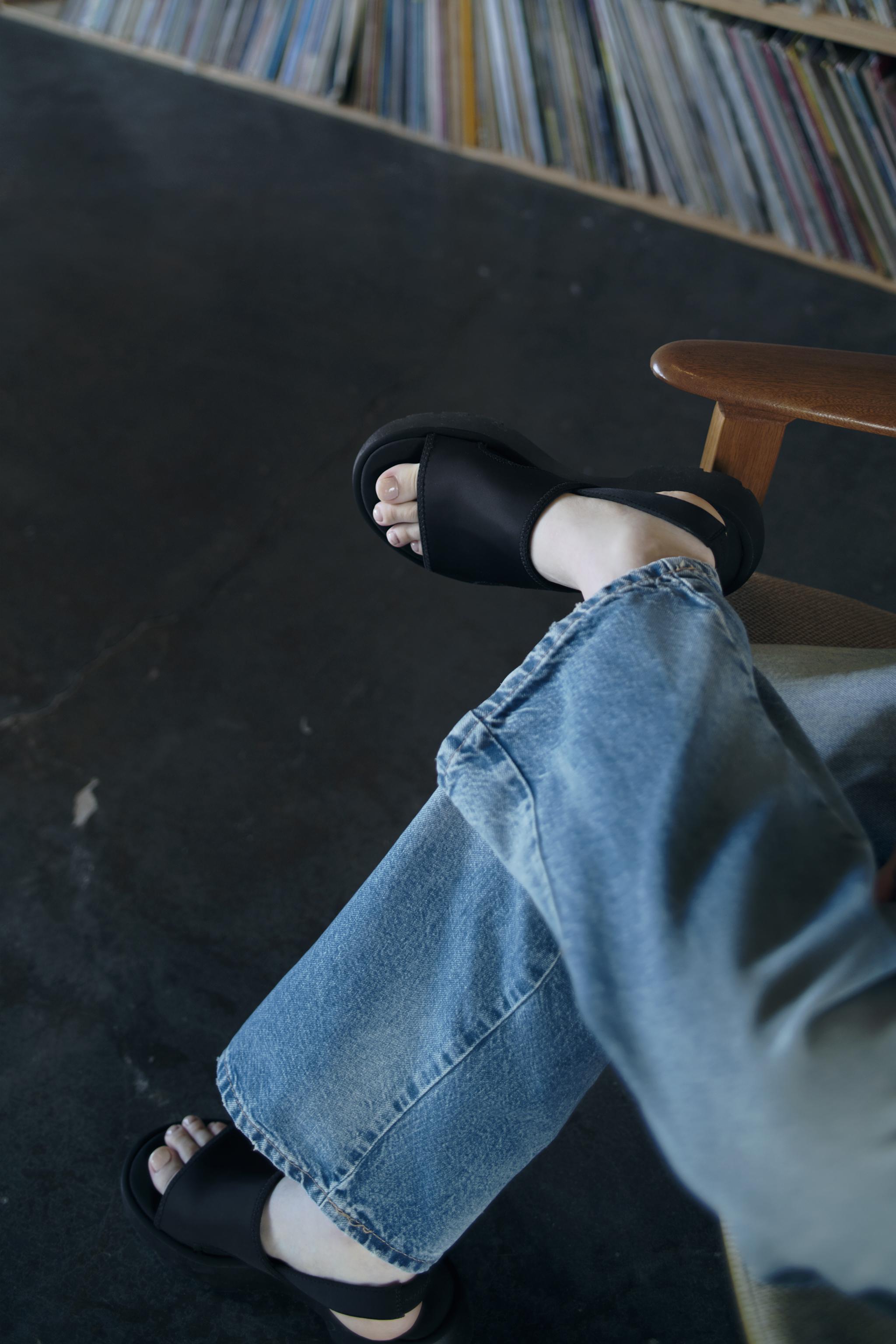 国内発送★ZARA★オープニング プラットフォームサンダル 新品未使用】 ZARA オープニングプラットフォームサンダル 25.5
