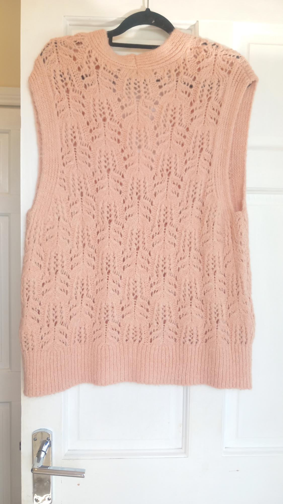 KNIT WAISTCOAT WITH BEJEWELLED BUTTON - Image 2