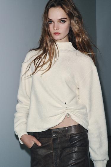 RUSTIC BROOCH SWEATSHIRT - Ecru by Zara - Image 1