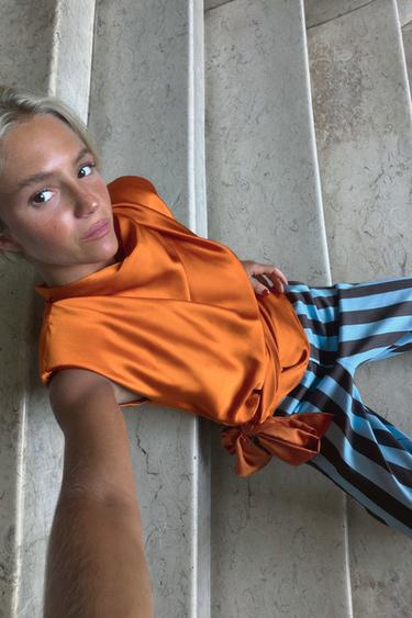 SATIN TOP WITH SHOULDER PADS AND KNOT - Burnt orange by Zara