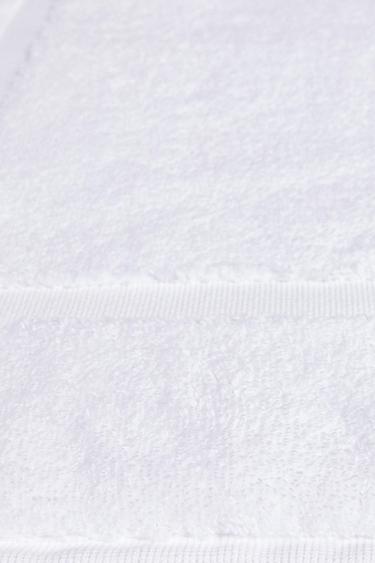 TAPIS DE BAIN TISSU BOUCLÉ DOUX ANTIDÉRAPANT - Blanc de Zara - Image 1