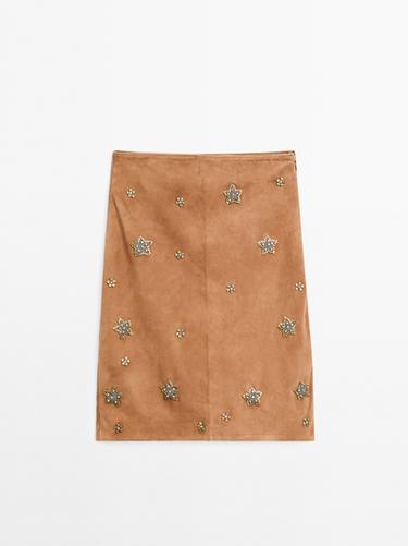 Jupe en cuir et daim avec pierres fantaisie - Vison foncé de Zara