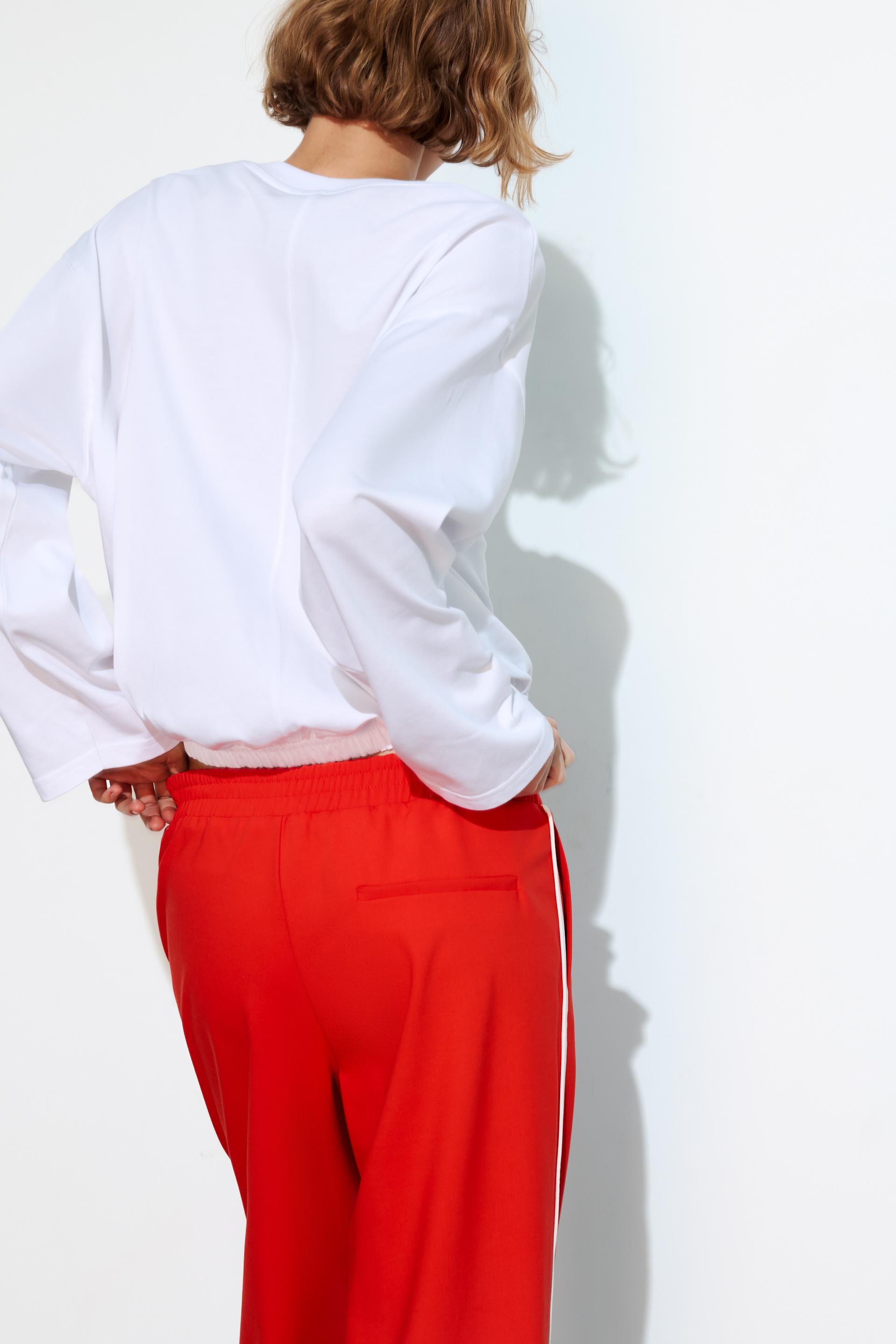 SIDE STRIPE CROPPED PANTS - Bright red