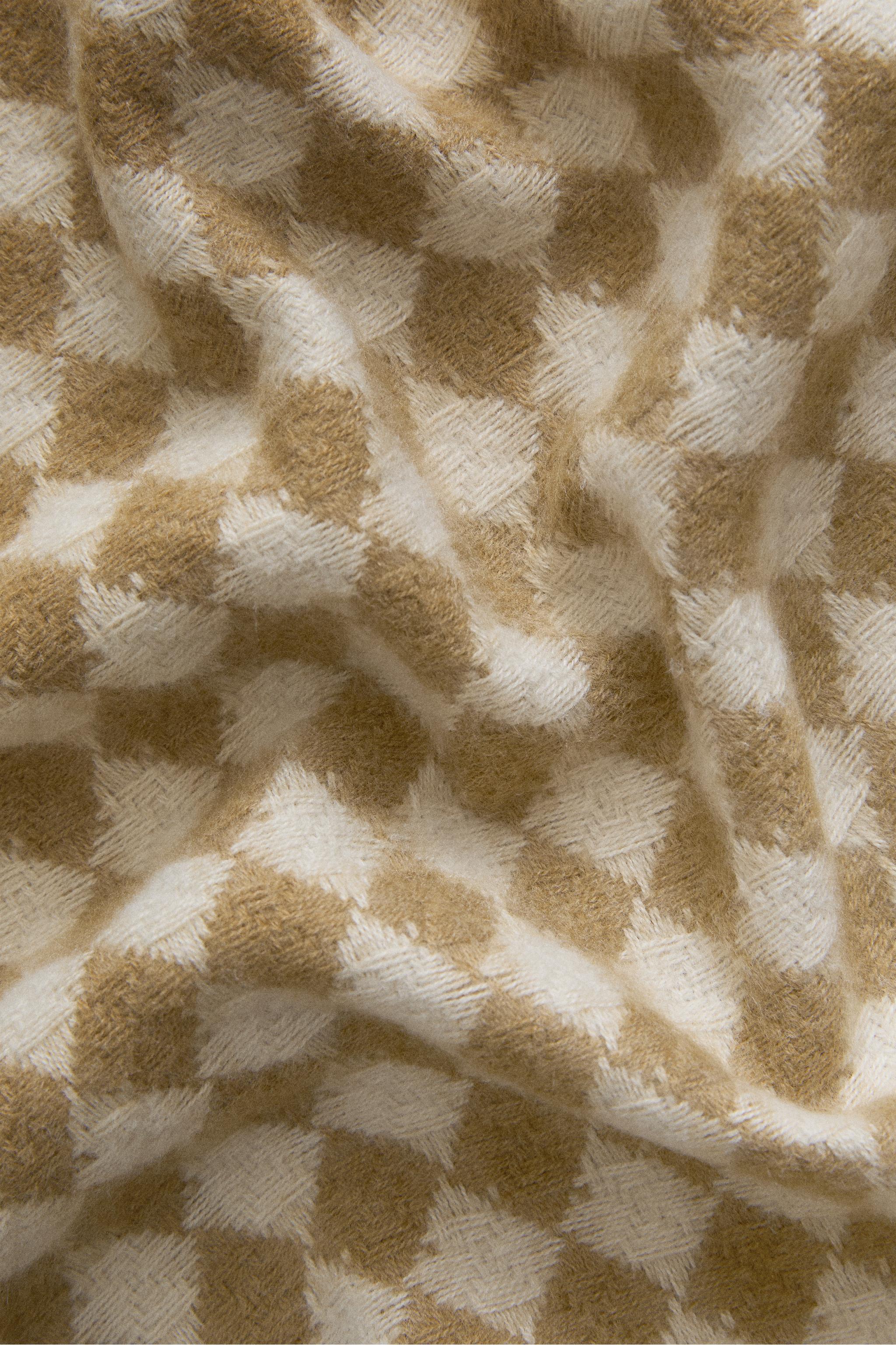 DIAMOND BLANKET