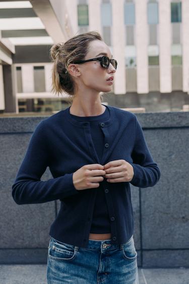 GILET BASIQUE EN MAILLE À BOUTONS - Bleu marine de Zara - Image 3