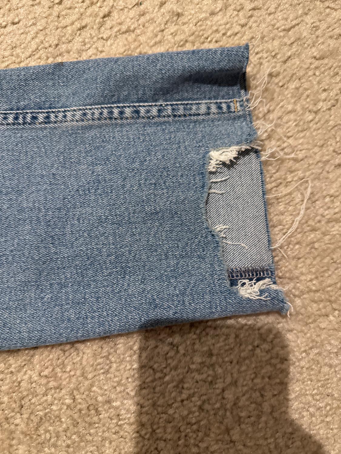 Z1975 FRAYED HEM JEANS - Image 2