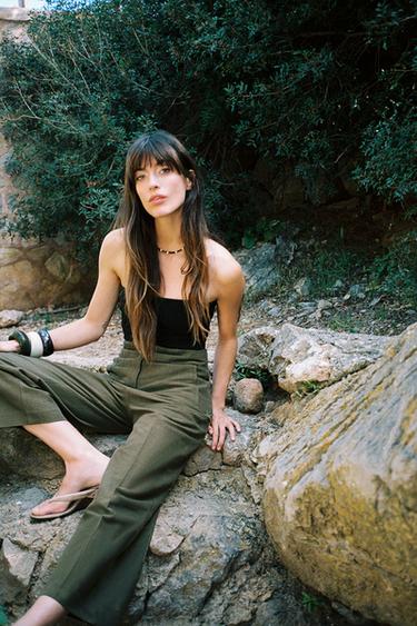 GERADE GESCHNITTENE HOSE AUS ROBUSTEM STOFF - Khaki von Zara