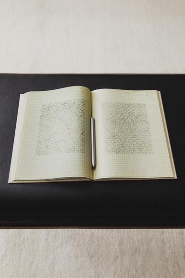 LIVRE ANNI ALBERS CAHIER 1970-1980 - Écru de Zara - Image 4