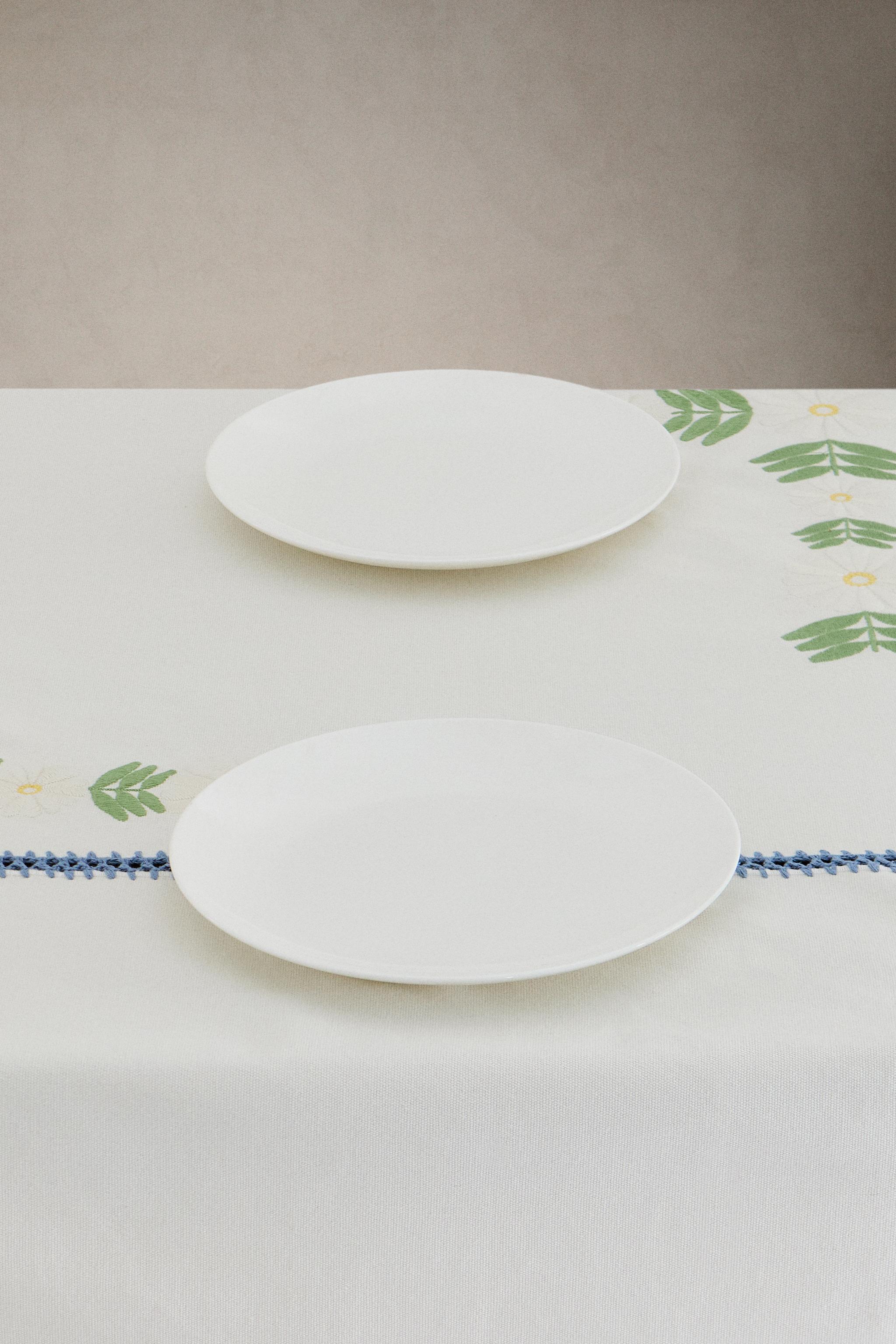 COTTON TABLECLOTH WITH CONTRAST EMBROIDERY