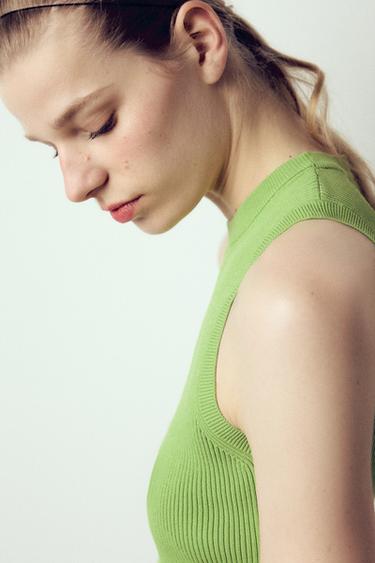 KNIT CROP TOP - Mid-green by Zara